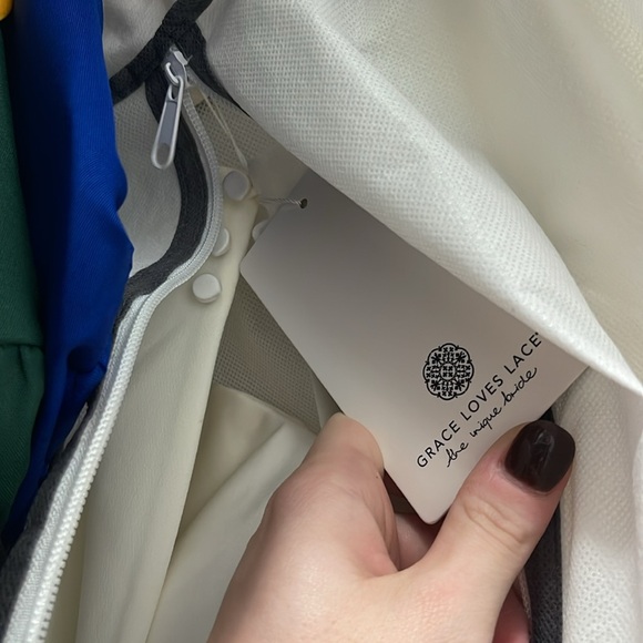 Ivory Bridal Cape - Picture 9 of 9